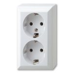Pistikupesa 0311H 2-ne pinnapealne, maandusega,IP20 valge